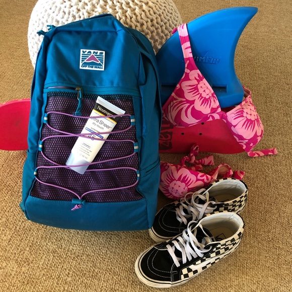 Vans Handbags - 🎉‼️FLASH PARTY SALE‼️🎉HP 3/19🎉NWT Unisex Vans utility backpack.